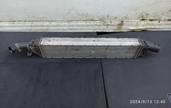 Audi Q3 8U Intercooler radiator 8U0145803B