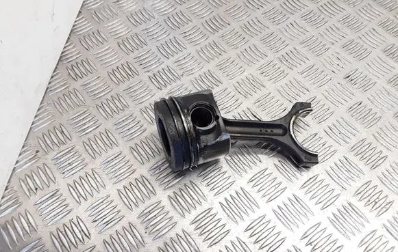 BMW X3 E83 Piston with connecting rod