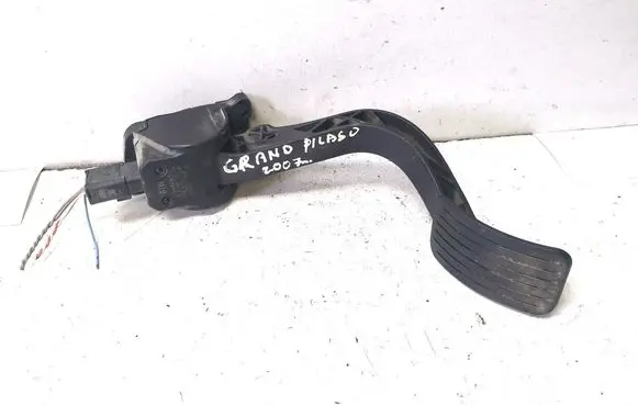 Citroen C4 I Picasso Accelerator throttle pedal 9654725380