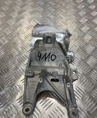 Audi A4 S4 B9 Engine mounting bracket 4m0199308BQ