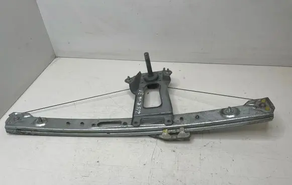 BMW 3 E46 Rear door manual window regulator 7011205