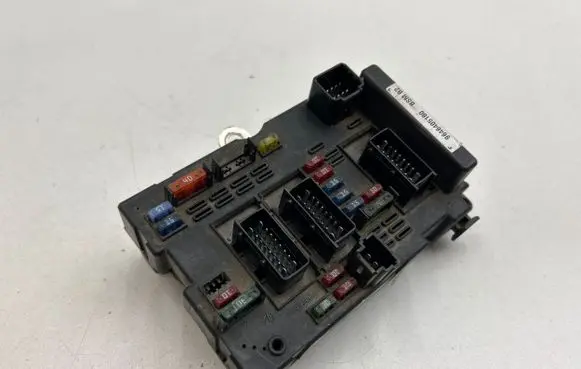 Citroen C5 Fuse module 9646405180 23013073