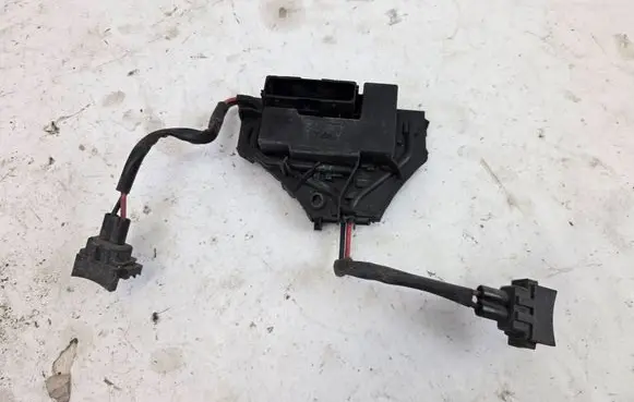 Saab 9-3 Ver2 Coolant fan relay 1379131