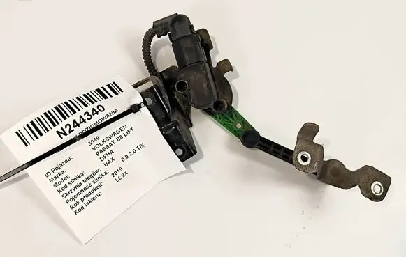Volkswagen PASSAT B8 Front height sensor lever 5Q0907503