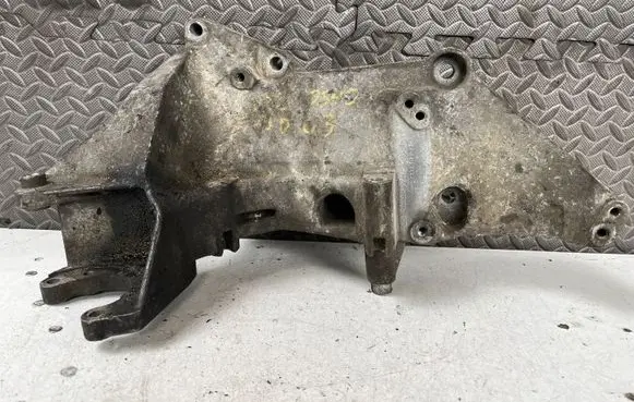 Volvo S40, V40 Generator/alternator bracket 8200183234