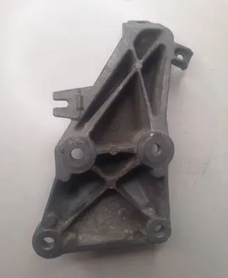 BMW 3 E90 E91 Engine mounting bracket 6760307