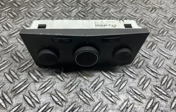 Opel Zafira B Climate control unit 90151241