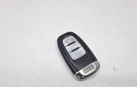 Audi A4 S4 B8 8K Ignition key/card 