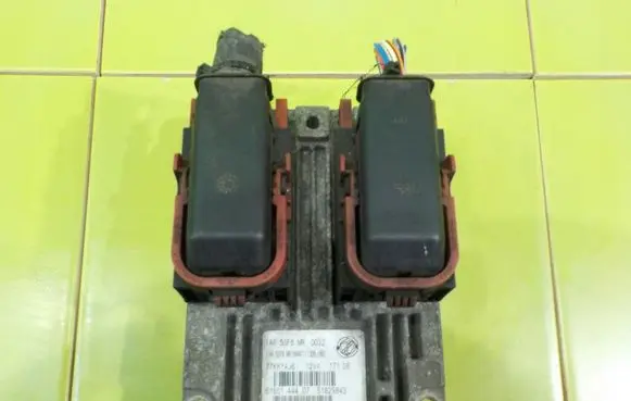 Fiat 500 Engine control unit/module 51829843