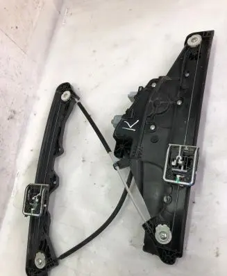 Peugeot 2008 II Front door window regulator with motor 9828416780