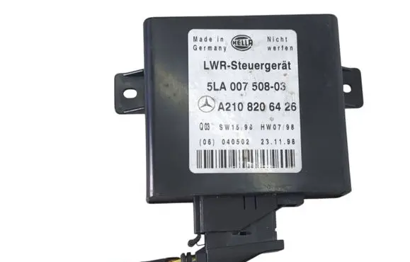 Mercedes-Benz E W210 Light module LCM A2108206426 5LA00750803 040502
