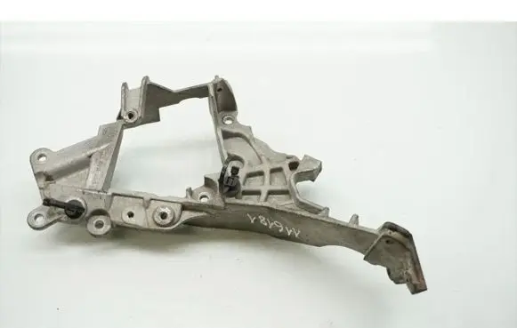 Land Rover Discovery 4 - LR4 Engine mounting bracket G4D3-9L456-DC