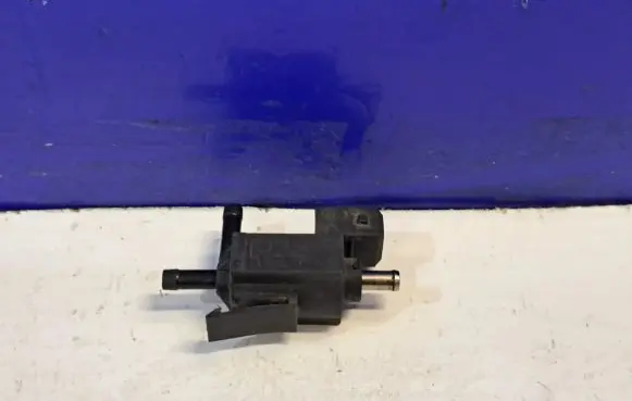 Saab 9-3 Ver1 Engine mount vacuum valve 55354158