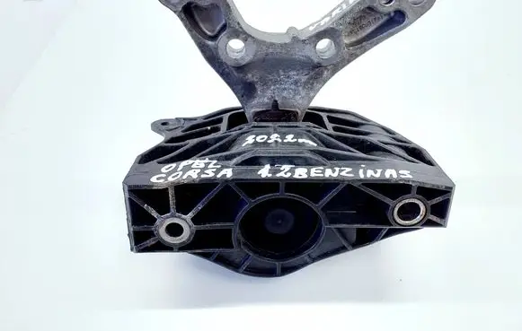Opel Corsa F Engine mount bracket 