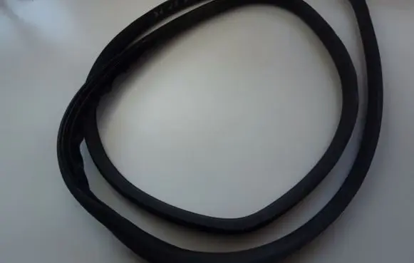 Volvo S60 Front door rubber seal 31335806