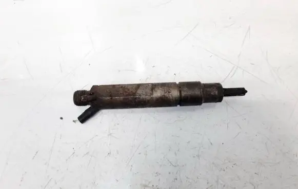 Audi A4 S4 B5 8D Fuel injector 028130201G