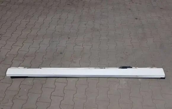 Mercedes-Benz E W212 Foot area side trim