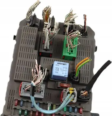 Citroen C5 Fuse module 9648235680 BSTT0201