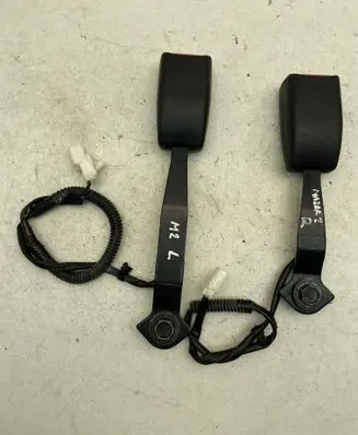 Mazda 2 Front seatbelt buckle