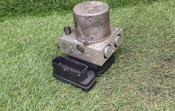 Hyundai i40 ABS Pump 589203Z910