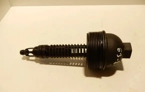 BMW 5 E60 E61 Oil filter cover 7789323 6381