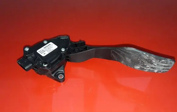 Nissan Qashqai Accelerator throttle pedal 180024BG0B 6PV00997817