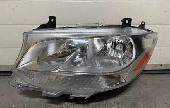 Mercedes-Benz Sprinter W907 W910 Headlight/headlamp A9109060400