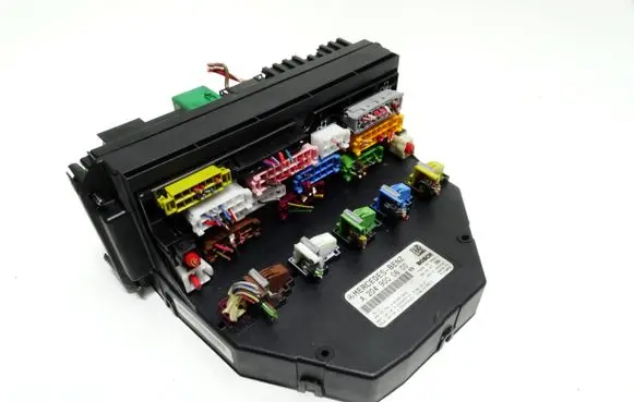 Mercedes-Benz C W204 SAM control unit A2049000600 A2044424100 A2049010500