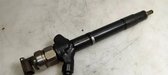 Fuel injector