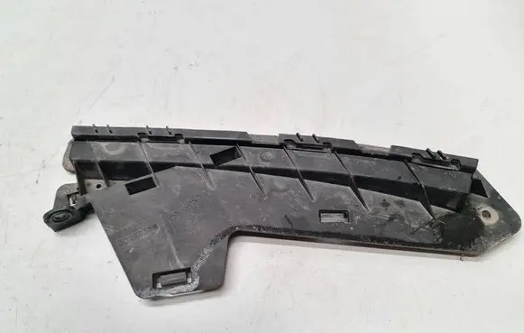 Volvo XC70 Headlight/headlamp mounting bracket 30796388