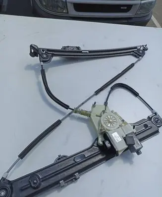 BMW 5 GT F07 Front door window regulator with motor S007017313B