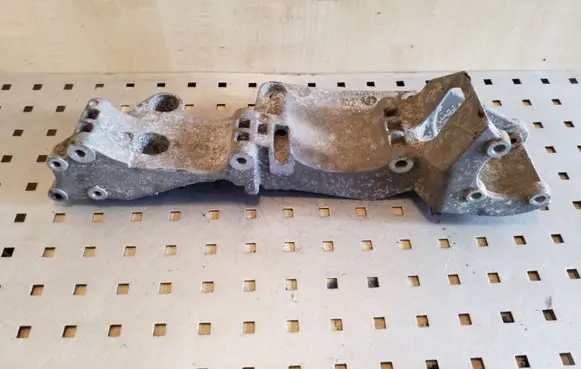 Audi A3 S3 8L Engine mounting bracket 06A903143H