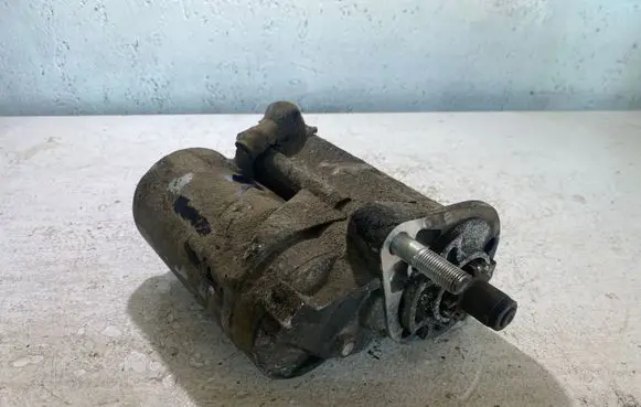 Toyota Hilux (AN10, AN20, AN30) Starter motor