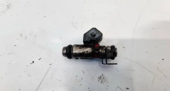 Volkswagen Golf IV Fuel injector 036031C