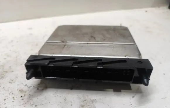 Volvo V70 Engine control unit/module 09496667A 28SA4018 0281001776