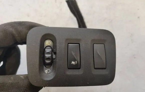 Renault Master III Headlight level height control switch 8200379685