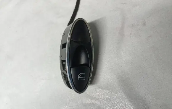 Mercedes-Benz E W211 Electric window control switch 2118219758