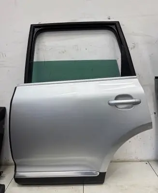 Volkswagen Touareg I Rear door 