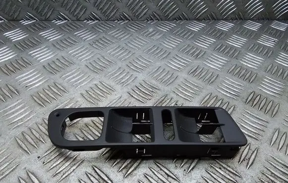 Volkswagen Tiguan Front door window switch trim 5N1867255