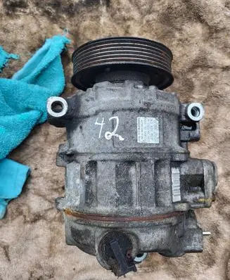 Volkswagen Golf V Air conditioning (A/C) compressor (pump) 1K0820803F
