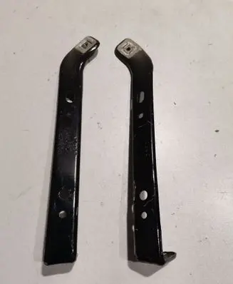 Fender mounting bracket