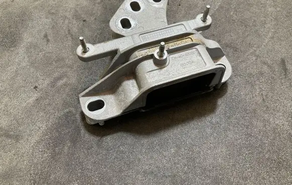 Ford Fiesta Engine mounting bracket ENA046000 BGC0A