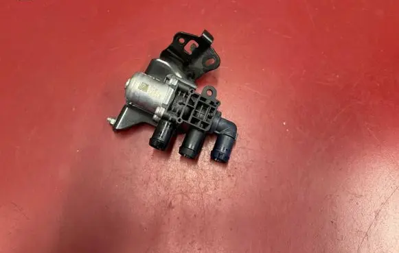 BMW X1 U11 Coolant heater control valve 5A1C977 9871206