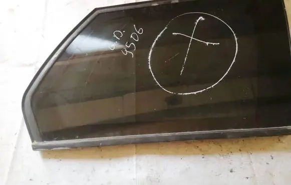 Citroen C4 Grand Picasso Rear side window as2