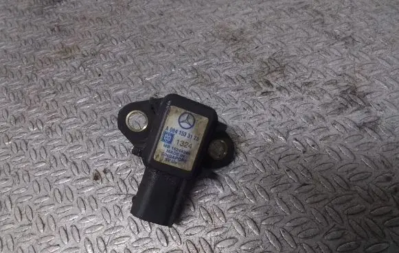Mercedes-Benz Vito Viano W639 Air pressure sensor A0041533128