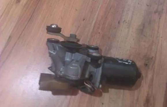 Nissan Sunny Wiper motor
