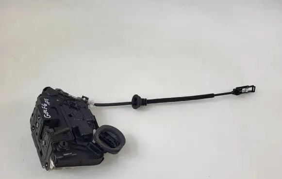 Volkswagen Golf VI Rear door lock 5K4839016M