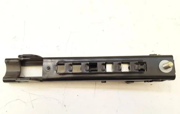 Ford Focus Seat belt height adjuster 