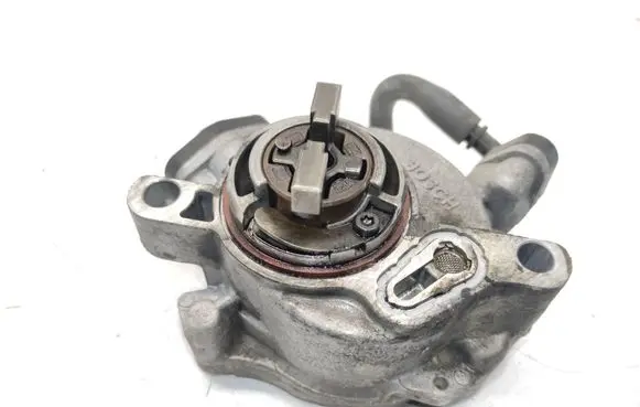 Volvo C30 Vacuum pump 9684786780