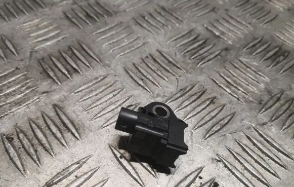 Mercedes-Benz E W213 Airbag deployment crash/impact sensor 2139051300 A2139051300